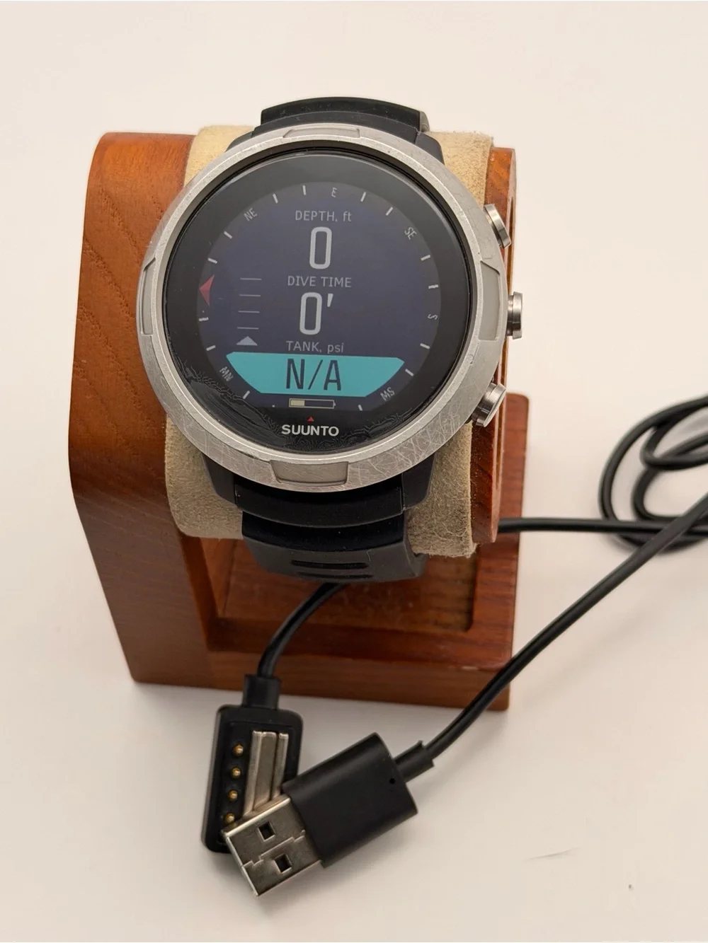 Suunto D5, Charger Included, Tested, Silver and Black, Smartwatch